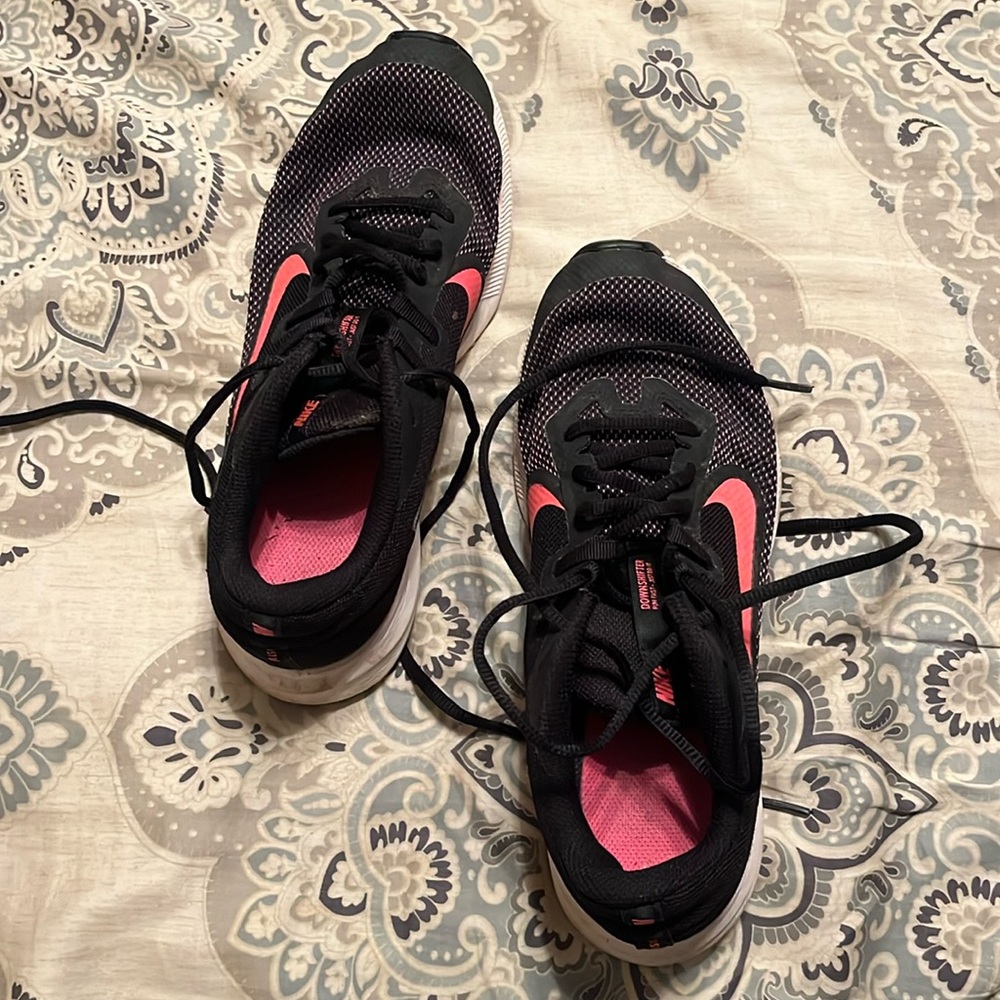 Kids Nike Downshifter Running Shoes Size 6Y
